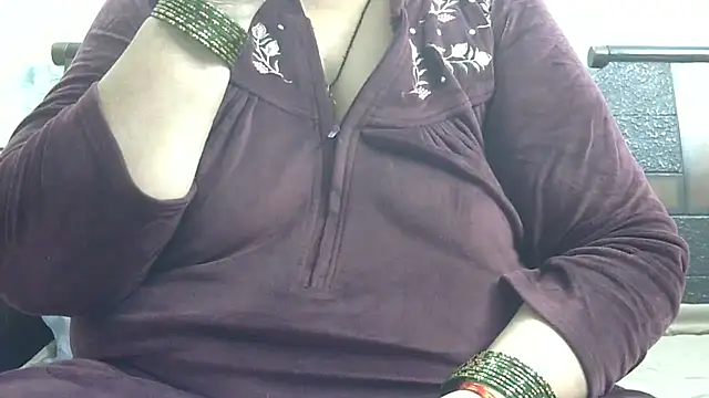 Snapshot of Kavya_XX chatting on 11.13.25 Kavya XX online show from 11.13.25