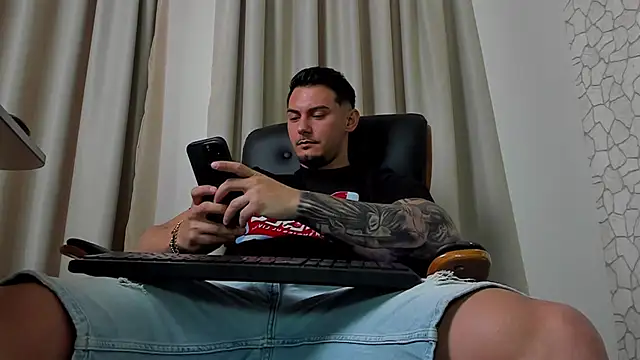 Snapshot of ClintMasters chatting on 06.16.26 ClintMasters online show from 06.16.26