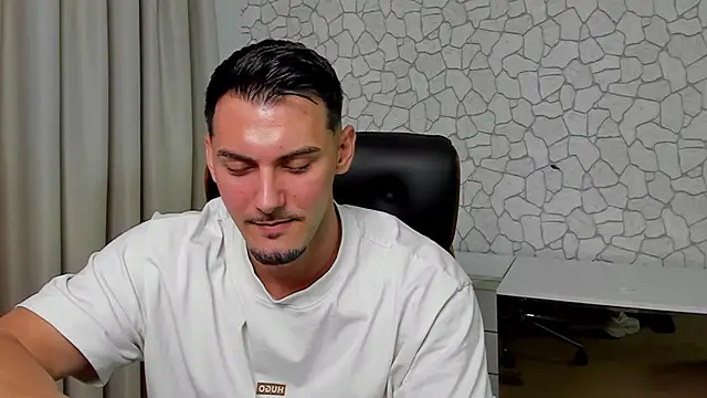 Snapshot of ClintMasters chatting on 06.18.26 ClintMasters online show from 06.18.26