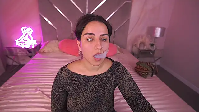 Daphne Moss online show from 02.22.25