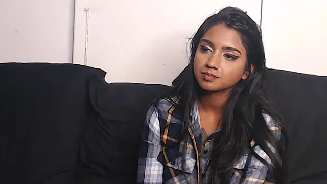 Delilah Blazee online show from 02.23.25