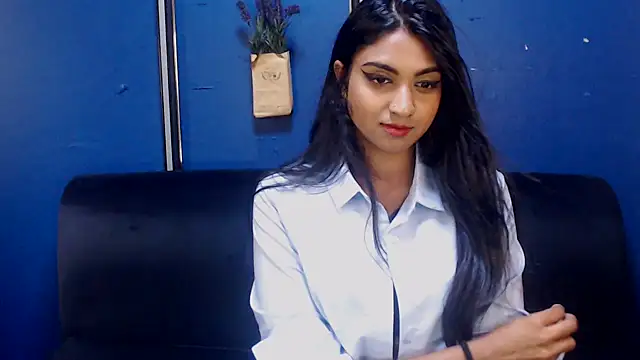 Delilah Blazee online show from 03.11.25