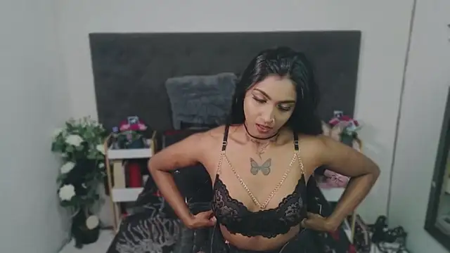 Snapshot of Delilah_Blazee chatting on 06.18.26 Delilah Blazee online show from 06.18.26
