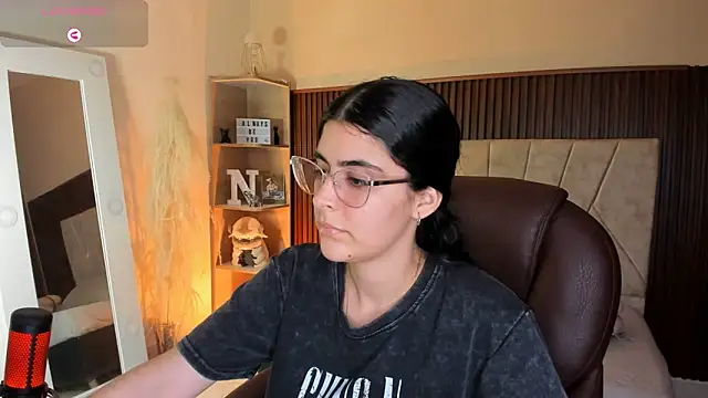  Niah  online show from 12.22.25