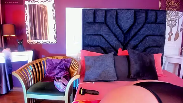 Mia-Bloom online show from 03.04.25