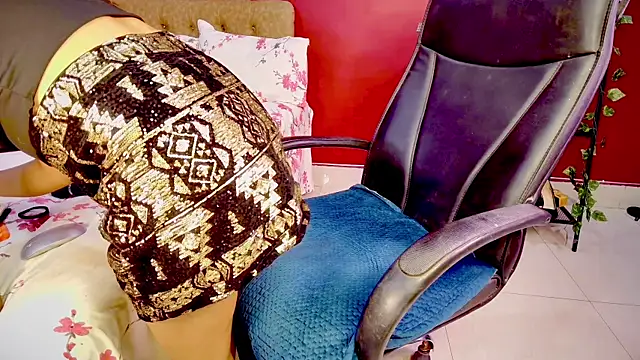 Snapshot of Naughty_nightz chatting on 02.15.25 Naughty nightz online show from 02.15.25