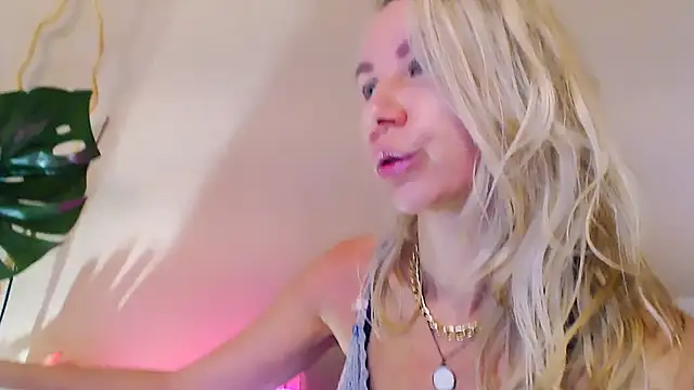 OLIVIA CANDY online show from 06.01.26