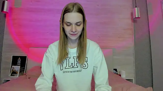 Snapshot of molly_hunt_ chatting on 03.13.26 molly hunt online show from 03.13.26