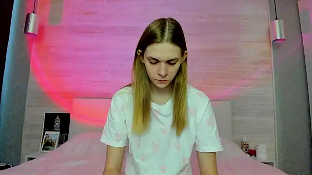 Snapshot of molly_hunt_ chatting on 04.08.26 molly hunt online show from 04.08.26