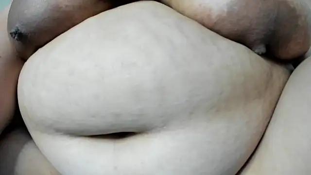 Snapshot of Alondra_zaaens chatting on 01.14.25 Alondra zaaens online show from 01.14.25