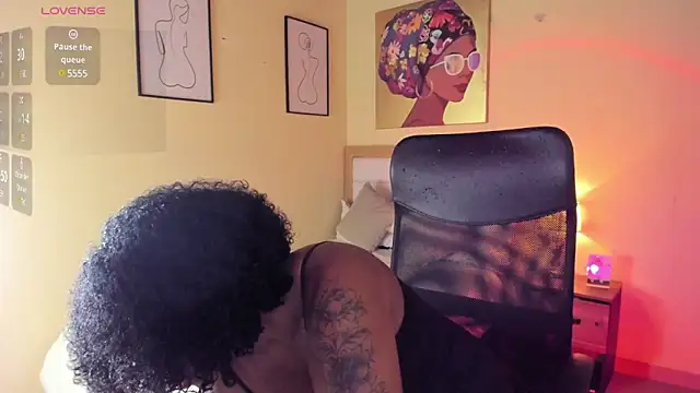 Snapshot of AitanaBrown_ chatting on 02.24.25 AitanaBrown online show from 02.24.25