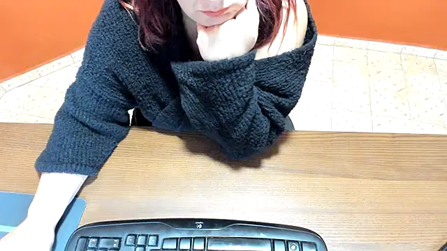 NikkiHolland online show from 03.06.26