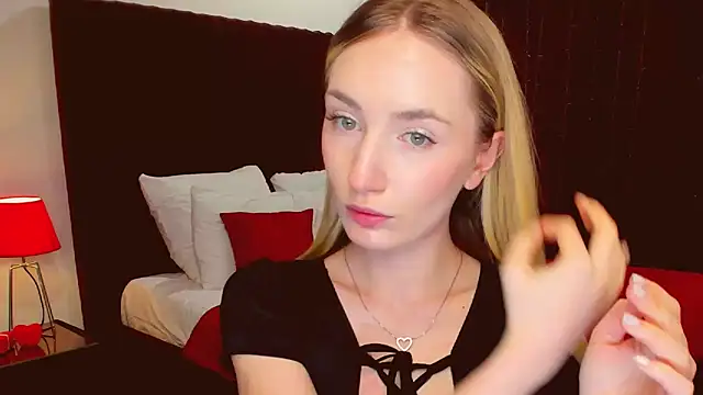 Snapshot of bella__rose chatting on 01.15.25 bella rose online show from 01.15.25