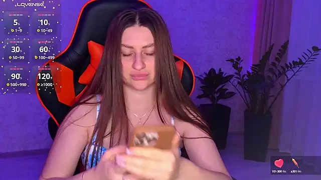 Elishka  online show from 10.15.25