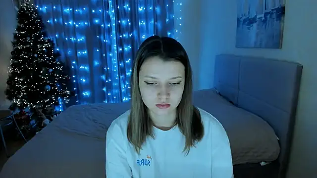 Snapshot of SoniNesti chatting on 01.08.25 SoniNesti online show from 01.08.25