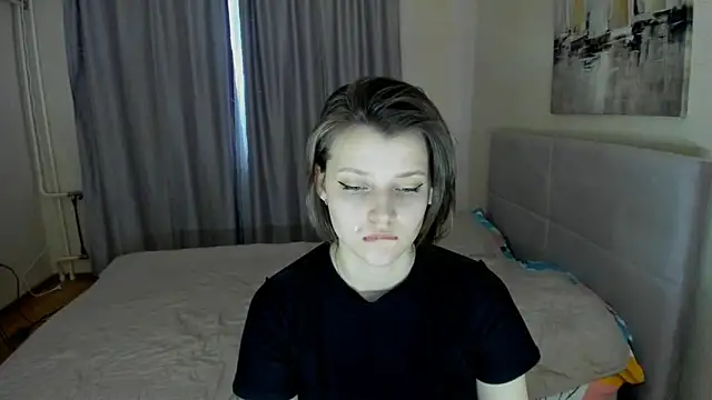 Snapshot of SoniNesti chatting on 03.01.25 SoniNesti online show from 03.01.25