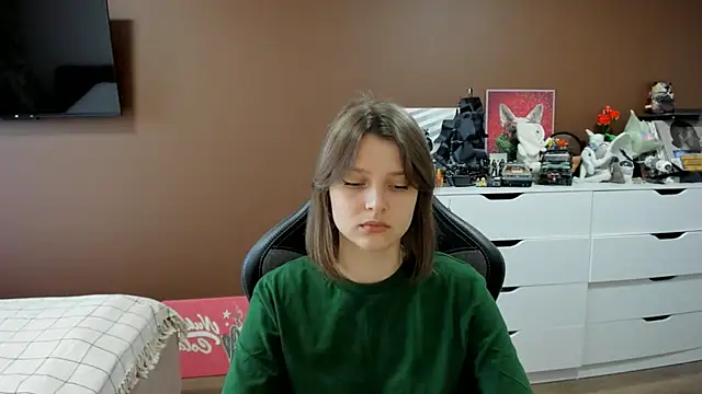 Snapshot of SoniNesti chatting on 07.29.26 SoniNesti online show from 07.29.26