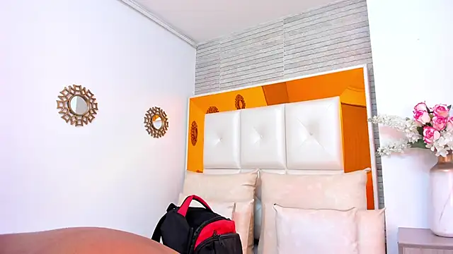 ShaniaBrownn online show from 03.04.25