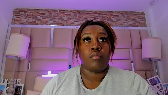 ShaniaBrownn online show from 10.01.25