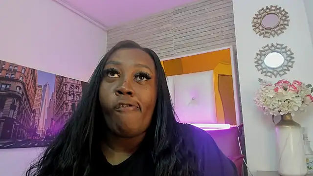 ShaniaBrownn online show from 11.26.25