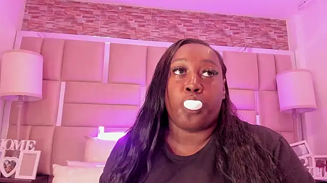 ShaniaBrownn online show from 02.05.26