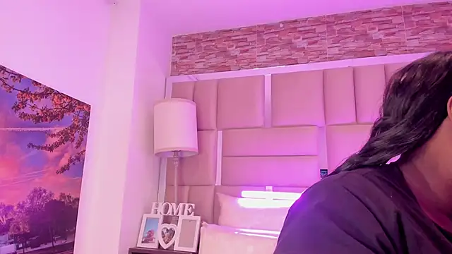 ShaniaBrownn online show from 02.11.26