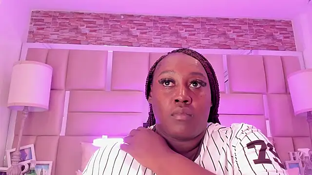 ShaniaBrownn online show from 05.15.26