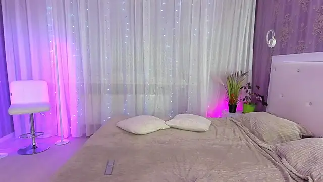 Snapshot of MirandaQueen chatting on 03.03.25 MirandaQueen online show from 03.03.25