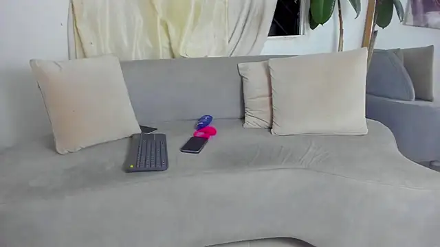 sweet mia23 online show from 01.30.25