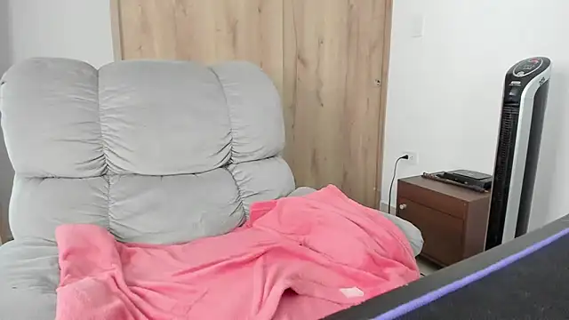 xspecialoomx online show from 04.18.26