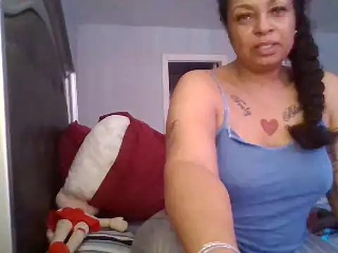 MSweetLindaParks online show from 03.03.25