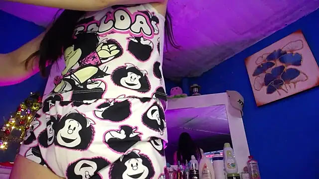 Snapshot of Lunahoney1 chatting on 12.02.25 Lunahoney1 online show from 12.02.25