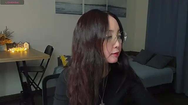 AvroraSakura online show from 12.25.24