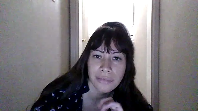 Snapshot of petitedoll29 chatting on 11.17.25 petitedoll29 online show from 11.17.25