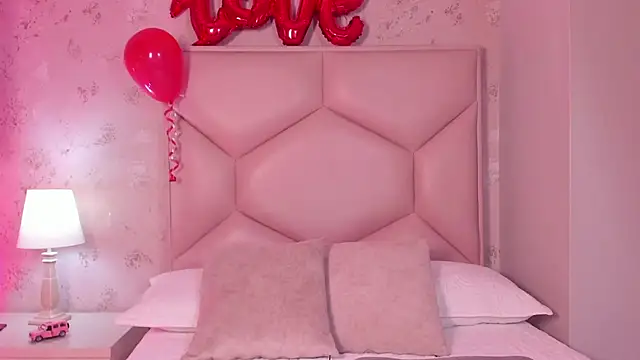 ambar sullivan online show from 02.15.25