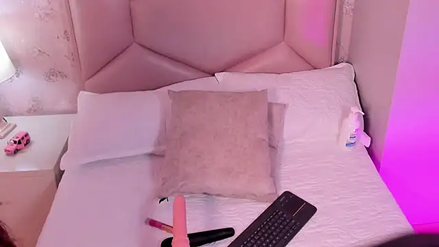 ambar sullivan online show from 02.27.25