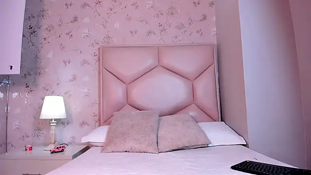 ambar sullivan online show from 10.28.25