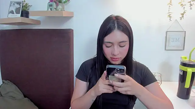 isabella jade online show from 01.30.25