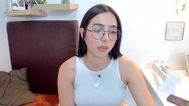 isabella jade online show from 02.15.25