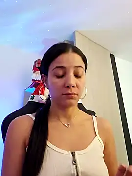 miaeyes online show from 12.30.24