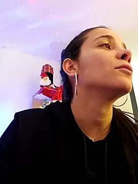 miaeyes online show from 12.30.24