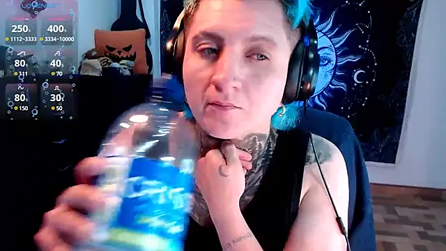 Marieblueeyes online show from 02.15.25