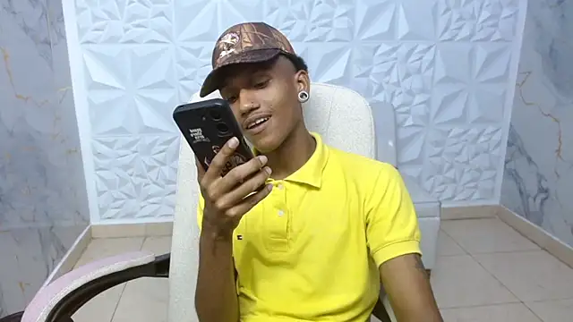 Snapshot of ManSant chatting on 04.24.26 ManSant online show from 04.24.26