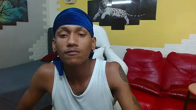 Snapshot of ManSant chatting on 05.06.26 ManSant online show from 05.06.26
