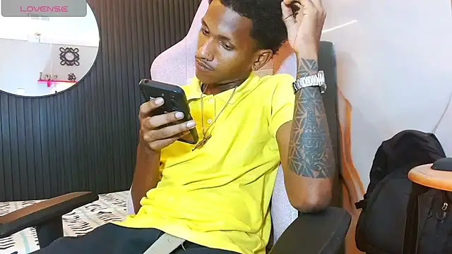 Snapshot of ManSant chatting on 06.18.26 ManSant online show from 06.18.26