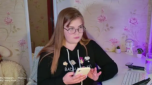 sinnamon  online show from 10.19.25