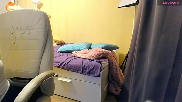 Snapshot of PamHardFuck chatting on 02.18.26 PamHardFuck online show from 02.18.26