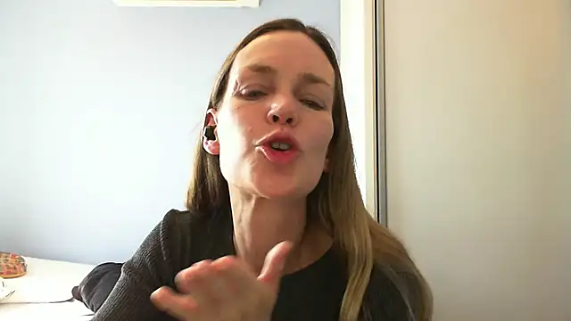 Annylove1 online show from 09.10.25