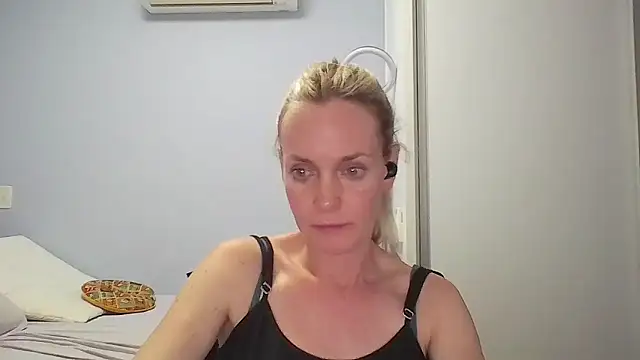 Annylove1 online show from 01.18.26