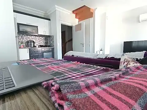 ALPHANDRE online show from 12.15.25